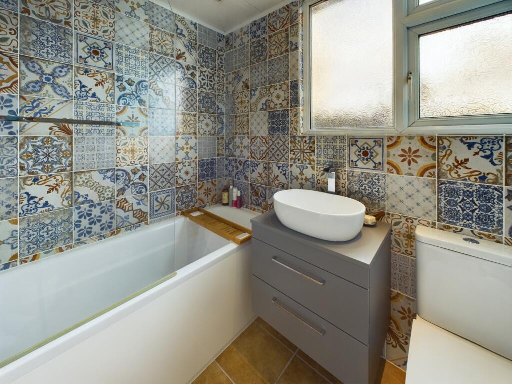 CAM02386G0-PR0113-STILL024