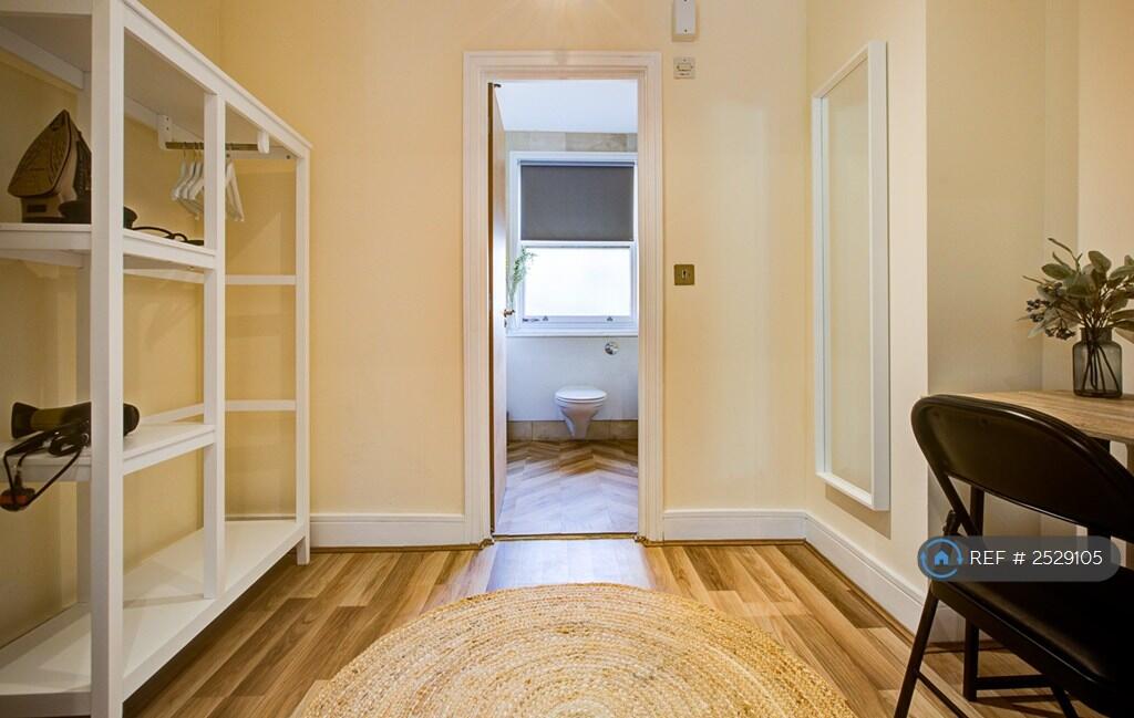 Entrance To En-Suite