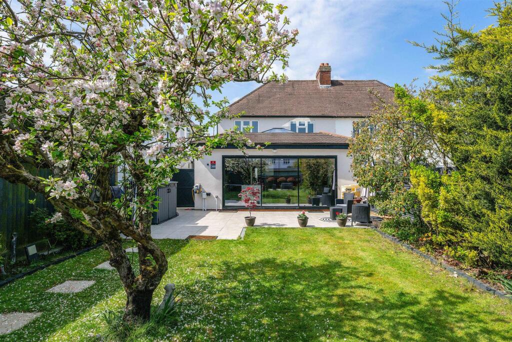 BRADSTOCK ROAD, 70- (20).jpg