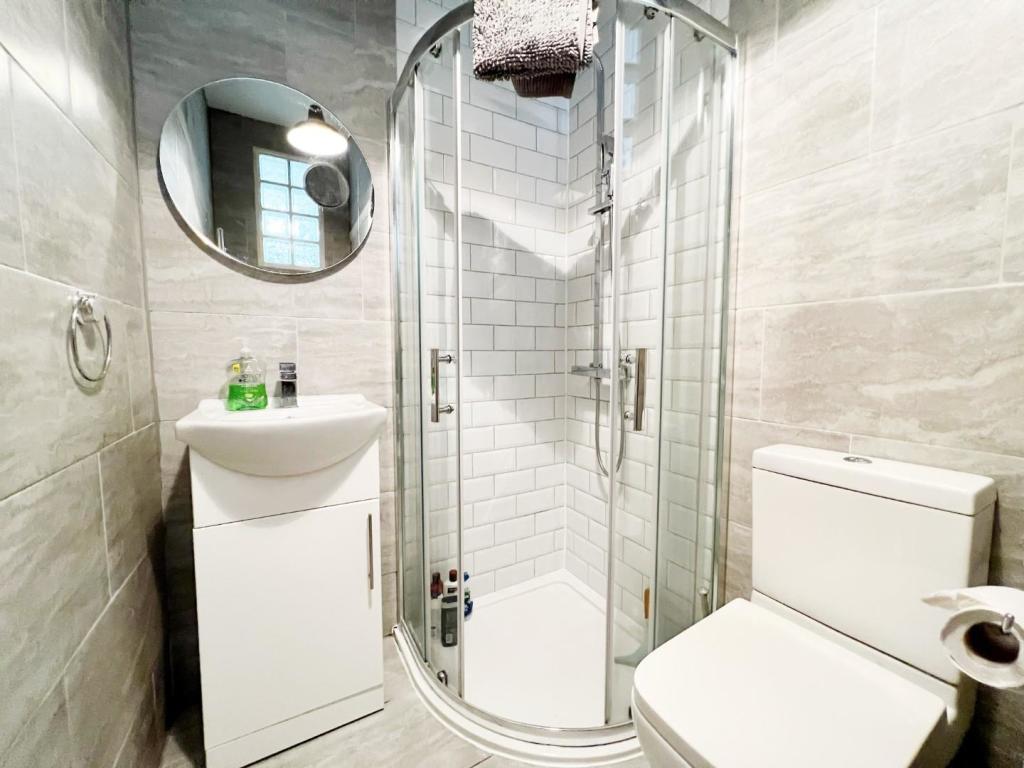Shower Room.jpg
