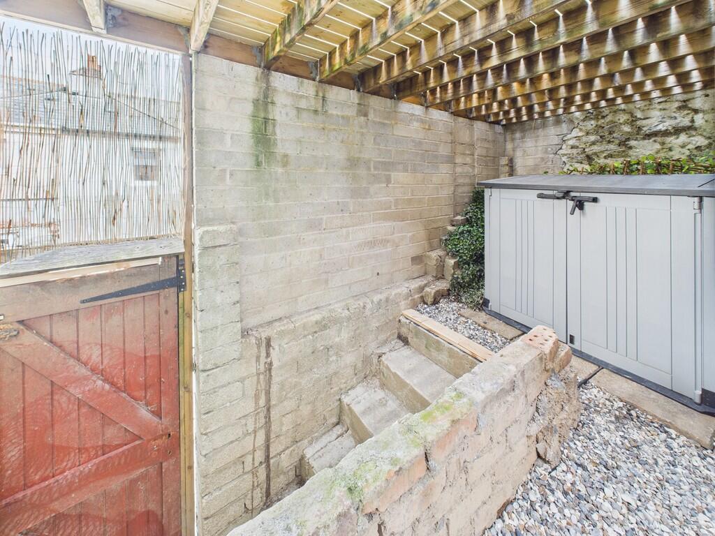 CAM02089G0-PR0504...