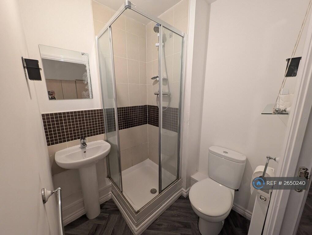 Ensuite In Master Bedroom