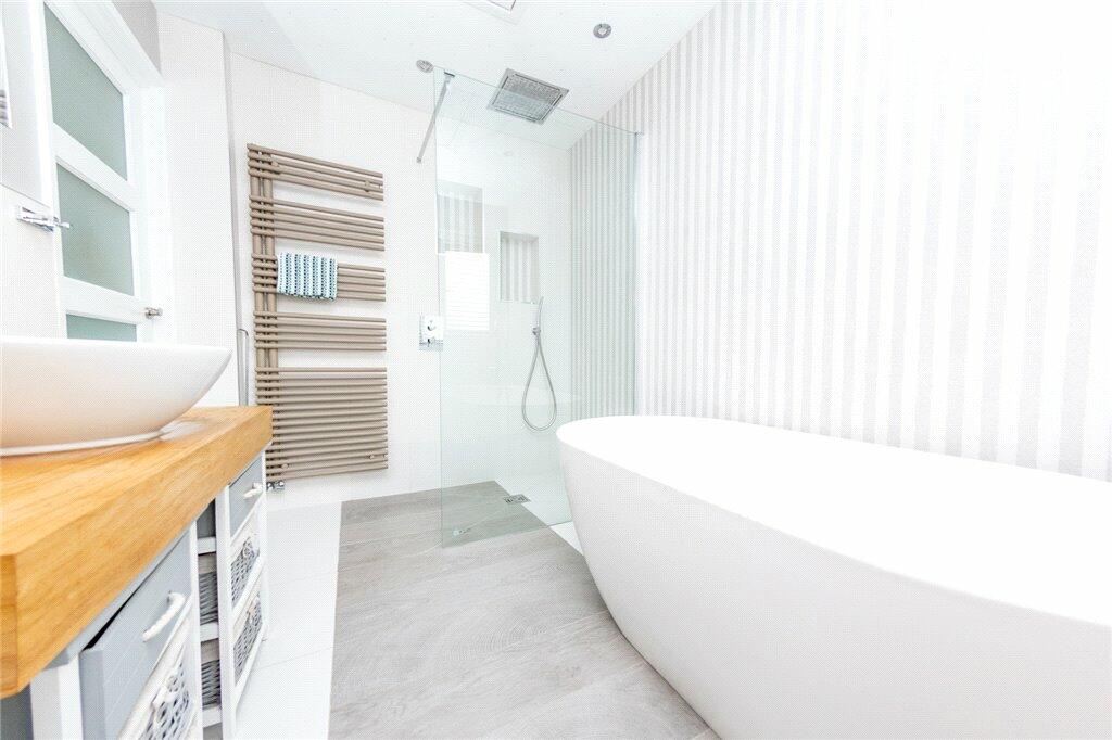Master En-Suite