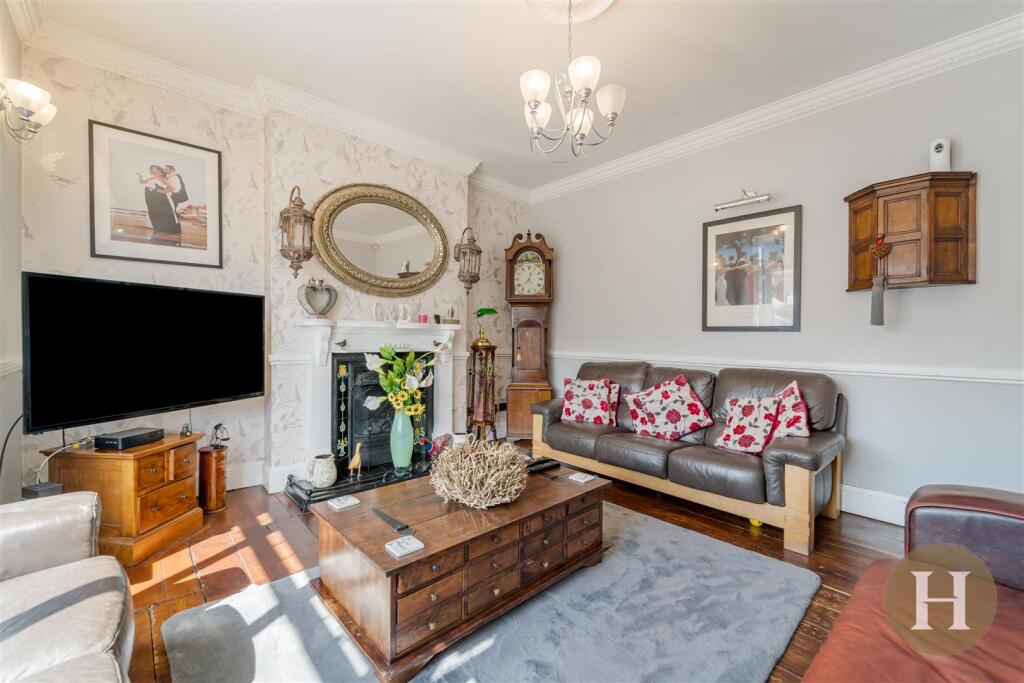 Hadleigh Estate Agents-58.jpg