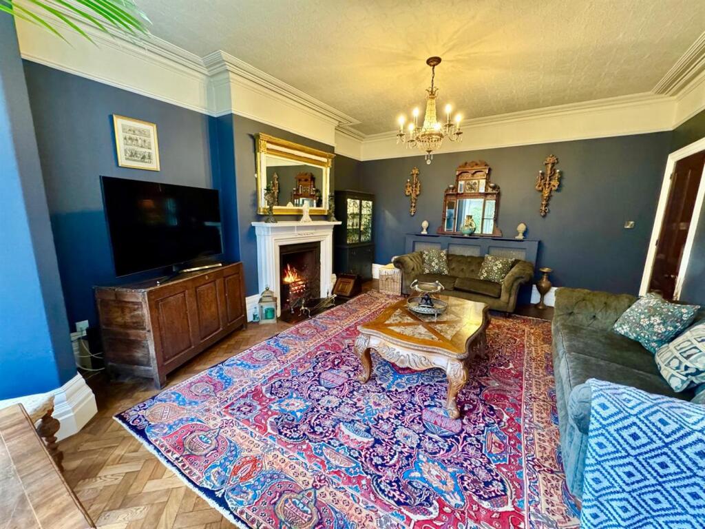 PHOTO-2025-11-19-17-59-55 (10).jpg