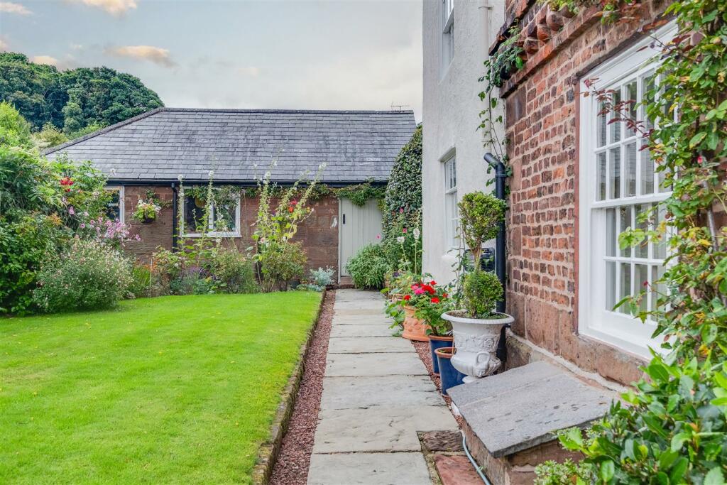 Constables -Church Farm House-13-1.jpg