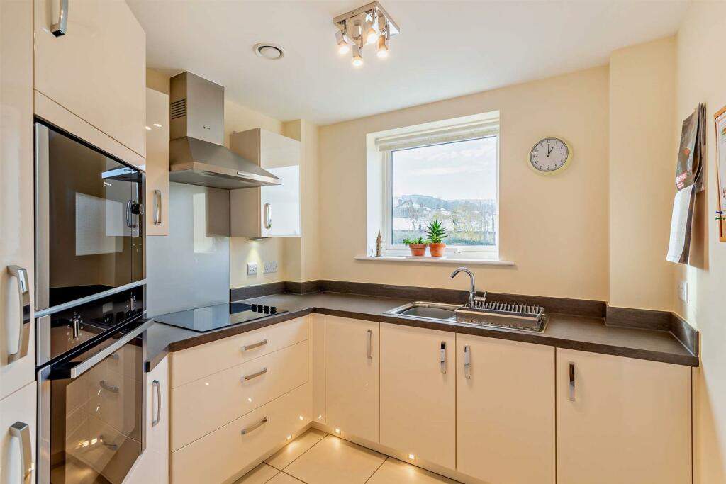 8578946-interior16-800.jpg