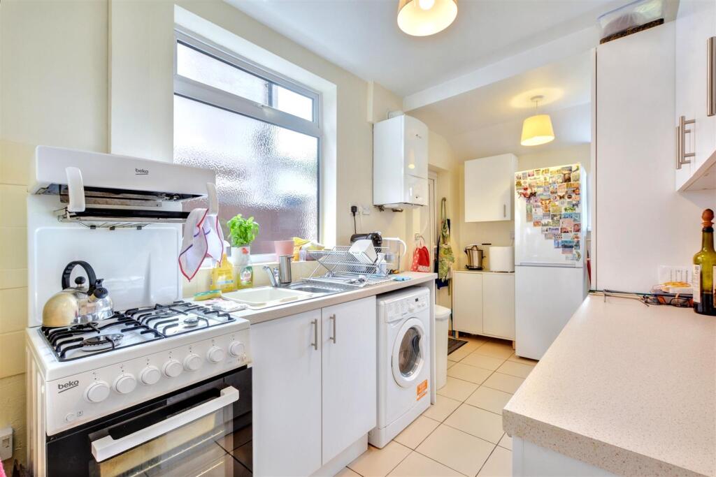 Kitchen (2).jpeg
